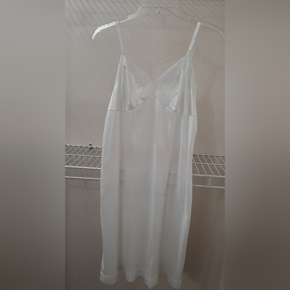 Vintage Vanity Fair Full Slip, White, Size 36
